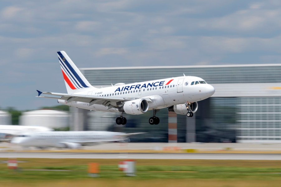 White Air France plane lands at a Houston airport before French Scientist denied entry to the US