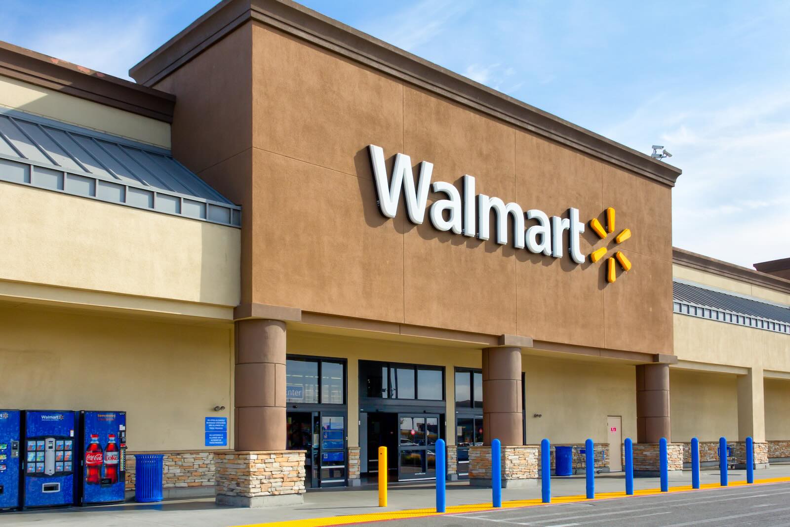 Walmart thieves flee in Dodge Ram, lead cops on low speed chase to ...