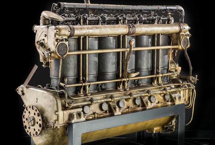 Twin-Turbo V12 Engine