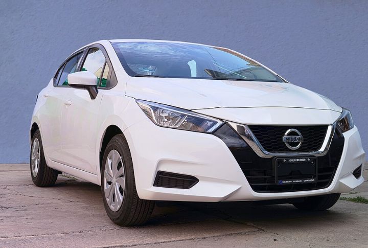 Mexico: Nissan Versa