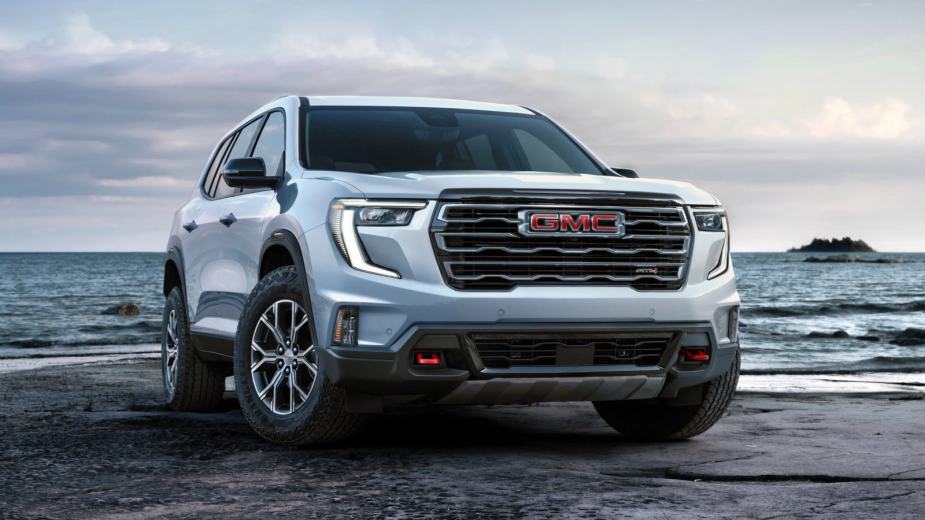 Many people are looking for the best SUVs to buy and auto mechanics know which don't fit the bill. Here is a list of 5 bad ones.