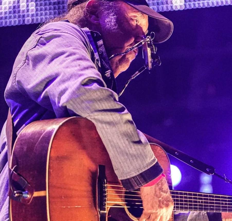 Neil Young performs 'Let's Roll Again,' a protest song pointed at Elon Musk and Tesla.