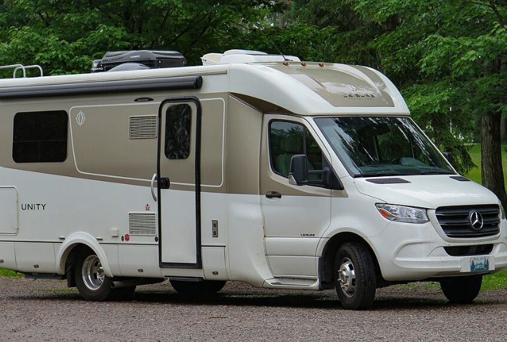 Leisure Travel Vans Unity