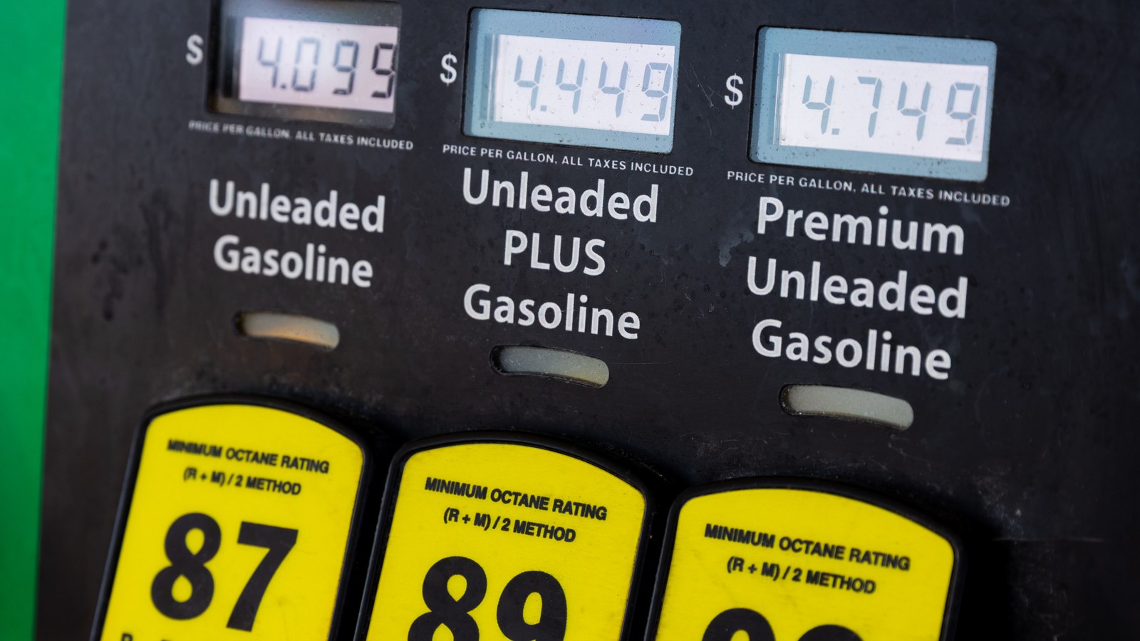 Auto mechanics say that cars that don't require premium gas shouldn't use it for multiple reasons. Read on.