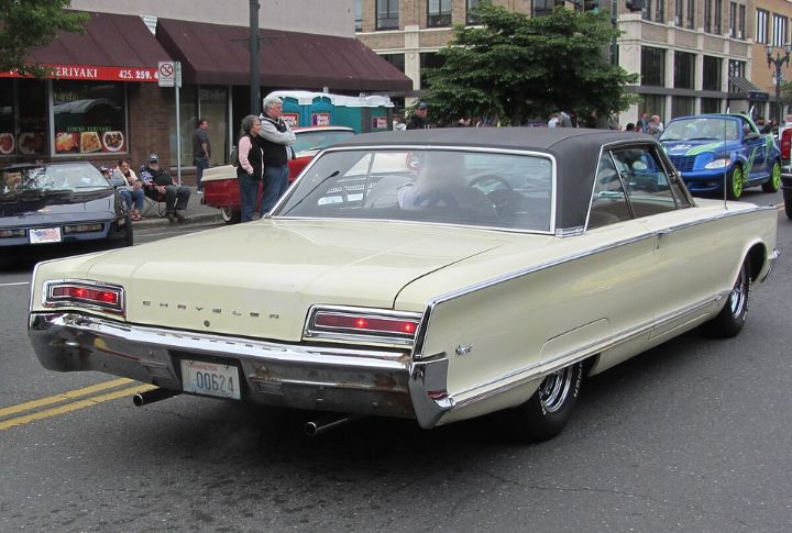 10 Vintage Rides That Defined The Bench Seat Era