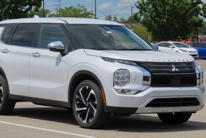 Mitsubishi Outlander 2WD