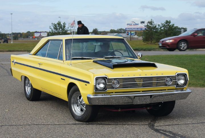 Plymouth Belvedere II 426 HEMI