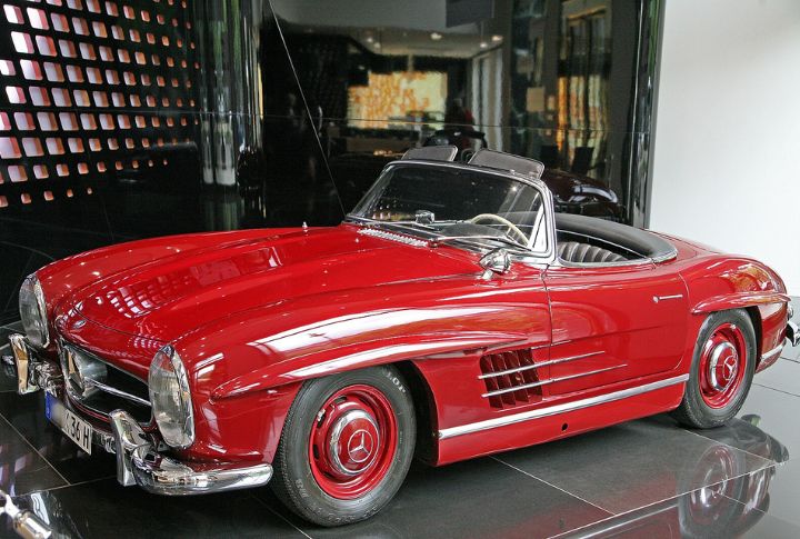 Mercedes-Benz 300SL Roadster