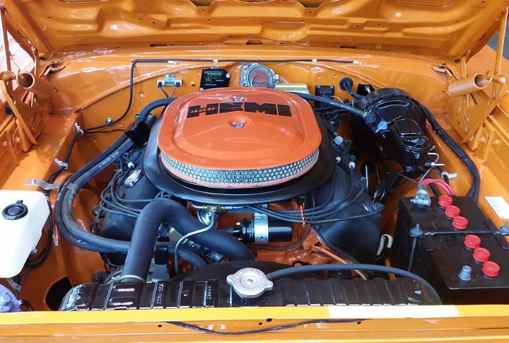 426 HEMI V8