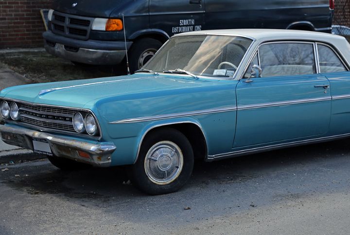 Oldsmobile F-85 Cutlass