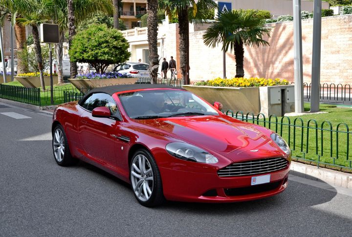 Aston Martin DB9 Volante