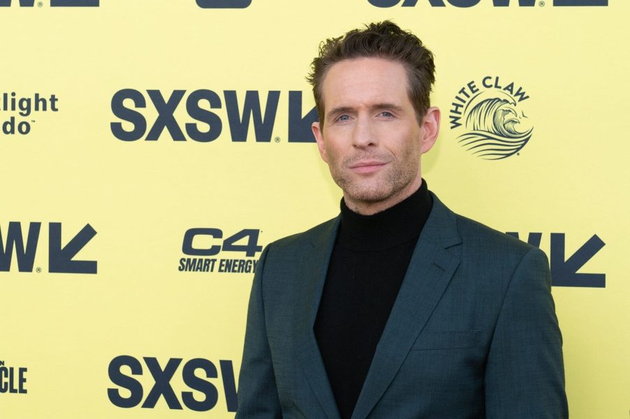 Glenn Howerton at an event.
