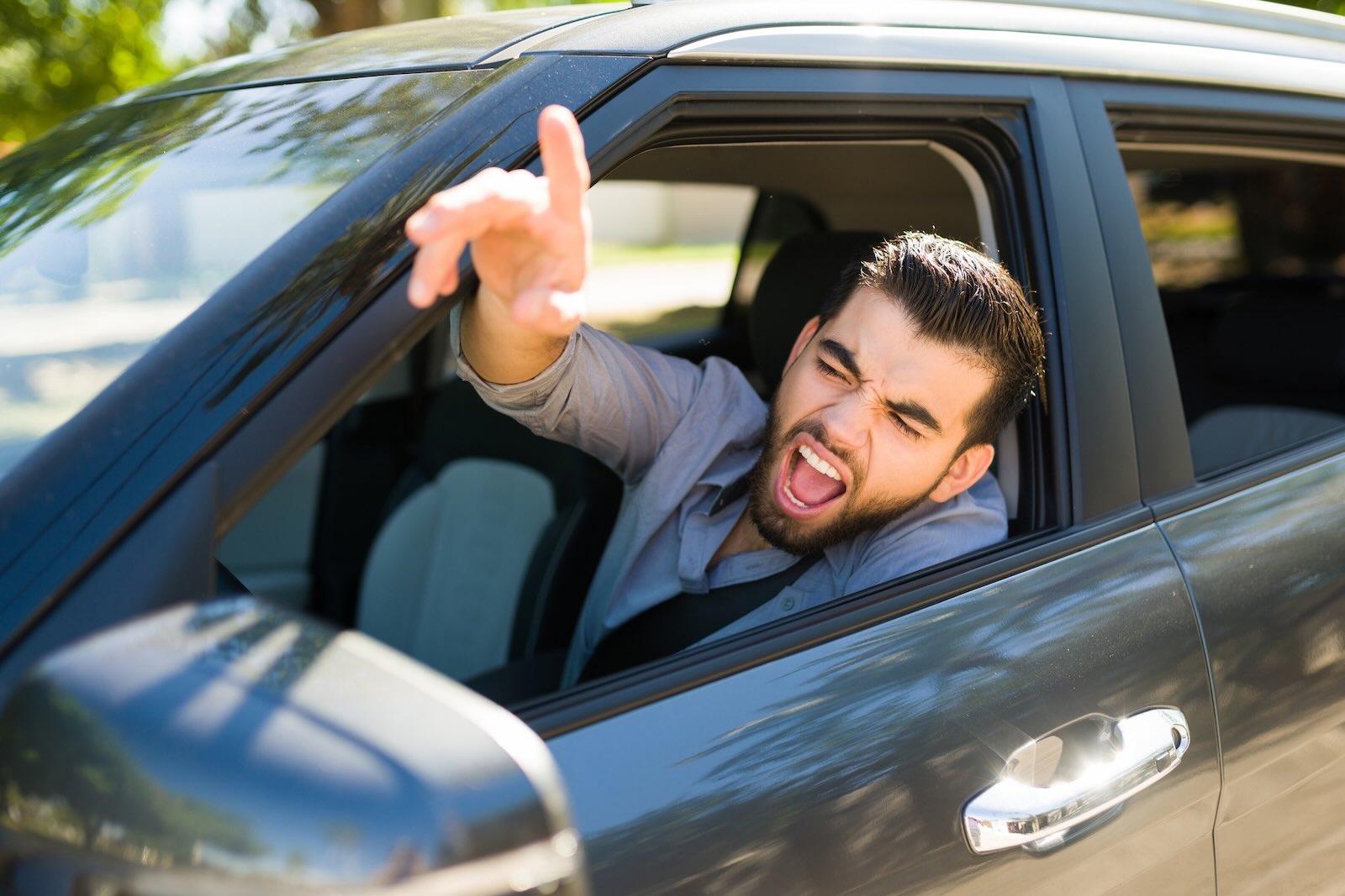 Rode Rage Yelling Bartender counters road rage in the most delicious way possible ...