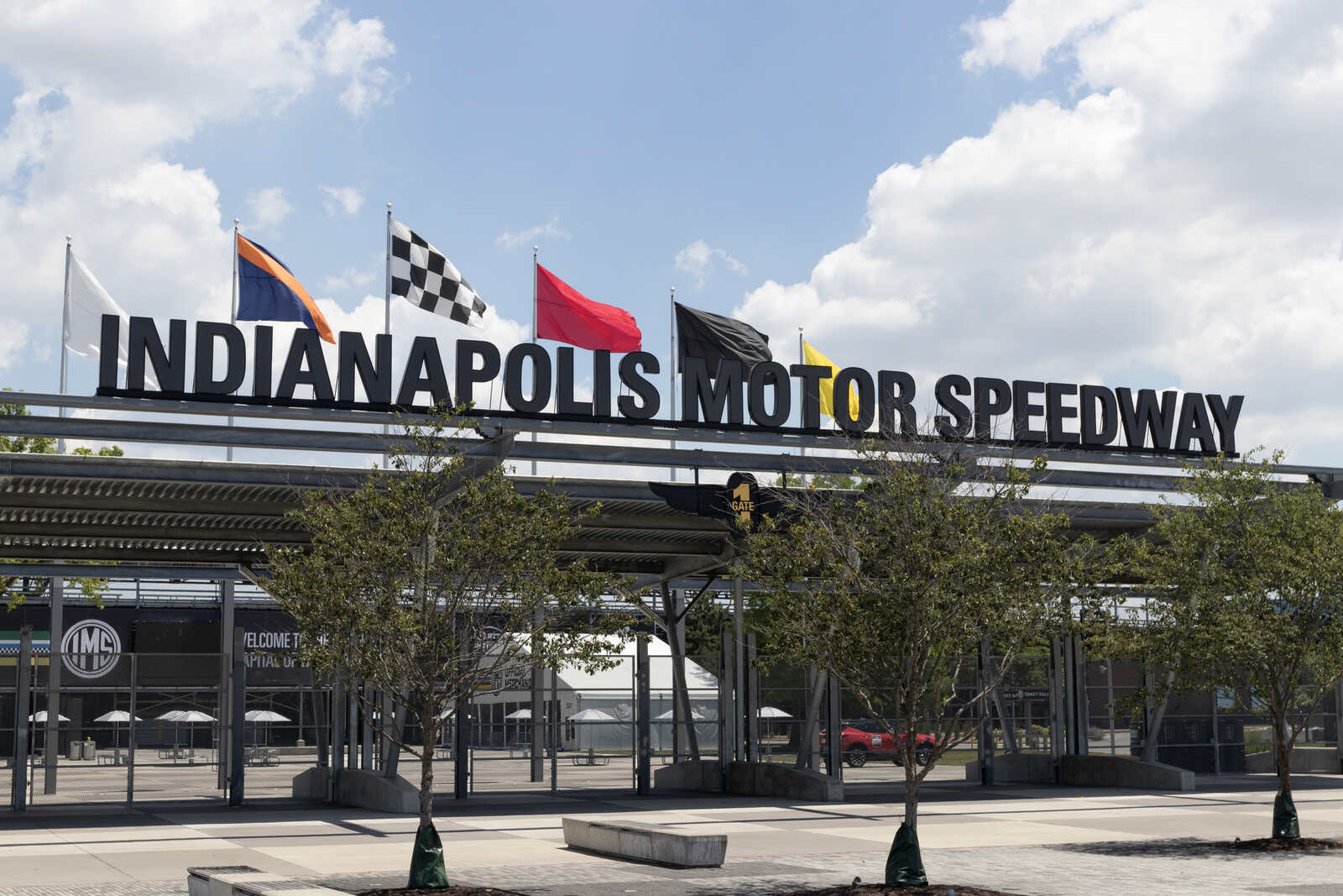 'Massive, historic' crowd sells out 109th Indy 500 on May 25 - MotorBiscuit