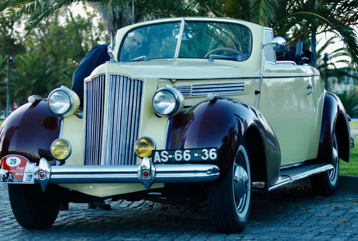 10 Automotive Details That Defined The Past