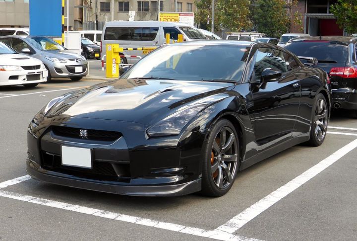 Nissan GT-R R35 (2009–2014)
