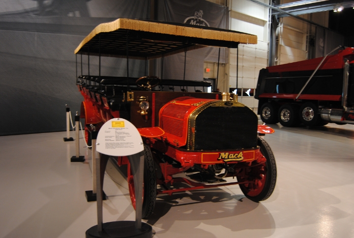 1905 Mack Brothers Truck