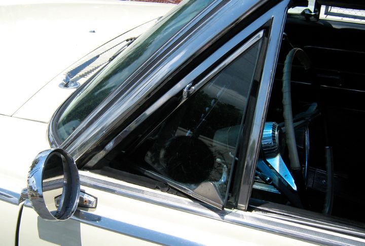 Vent Windows (Wing Windows)