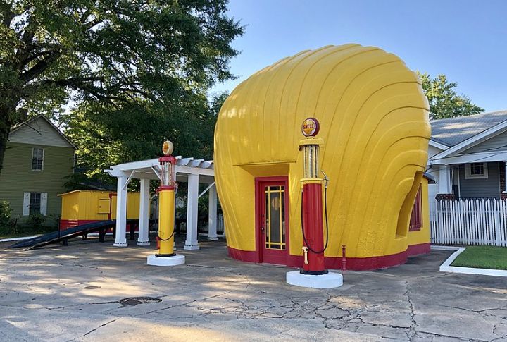 Shell Service Station: Winston-Salem, North Carolina