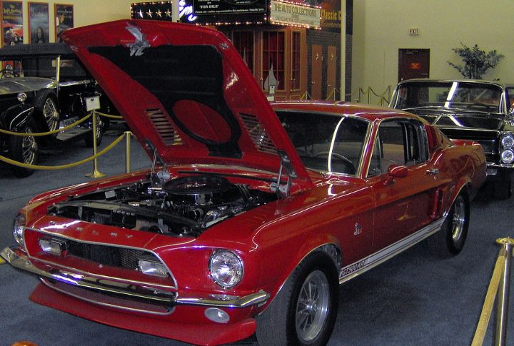 1968 Shelby GT500KR: 335 HP