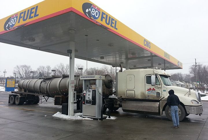 Plan Fuel Stops Around Weigh Stations