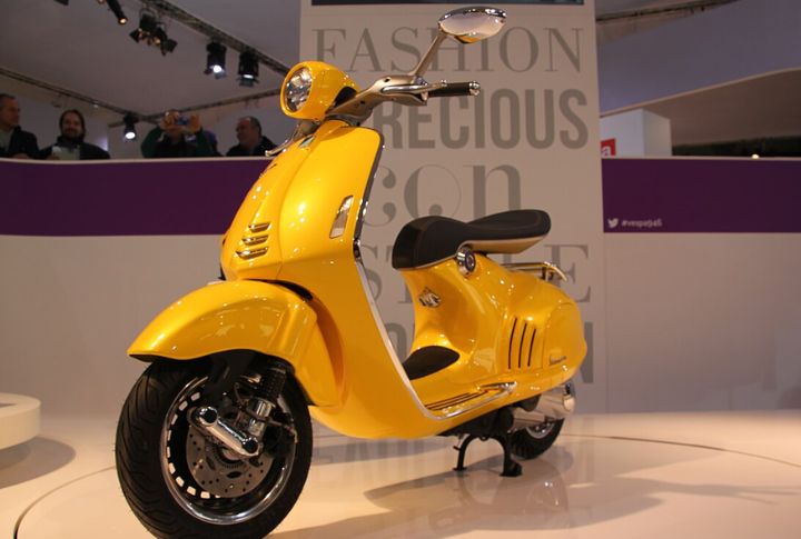 Vespa 946