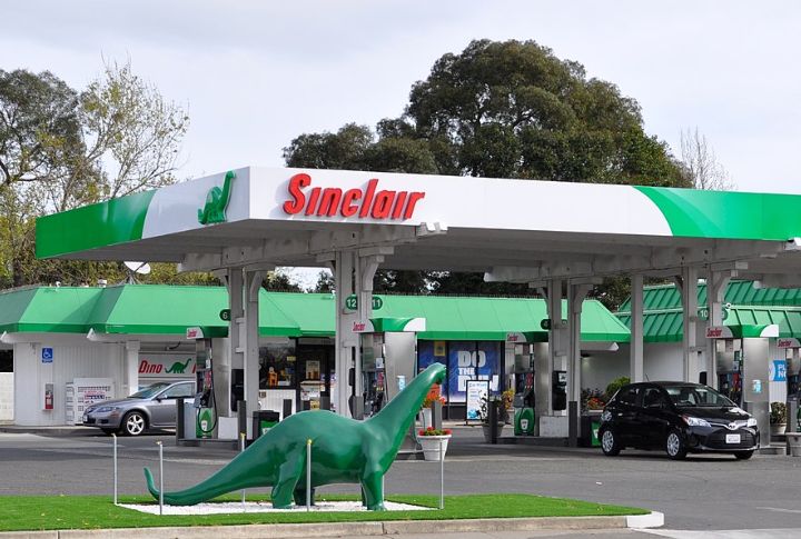 Sinclair Dinosaur Station — Various Locations
