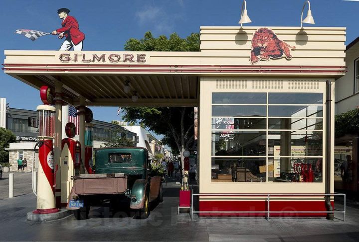 Gilmore Gas-A-Teria, California
