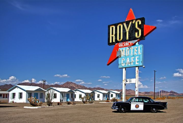 Roy’s Motel and Cafe: Amboy, California