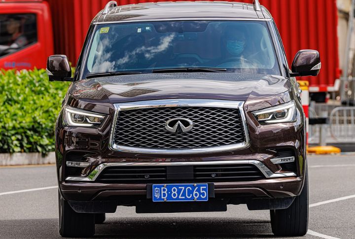 Infiniti QX80