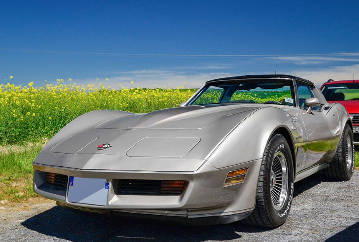 Cross-Fire Injection Replaces Carburetor