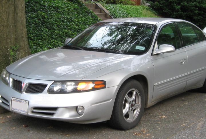 Pontiac Bonneville (2000–2005)