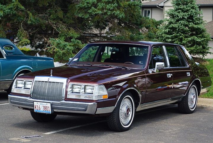 Lincoln Continental 

