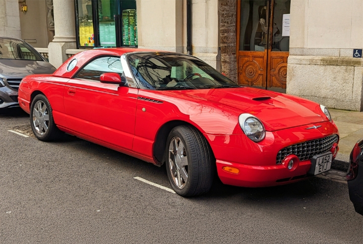 The 2002 Thunderbird Revival Was Inspired By Retro Design