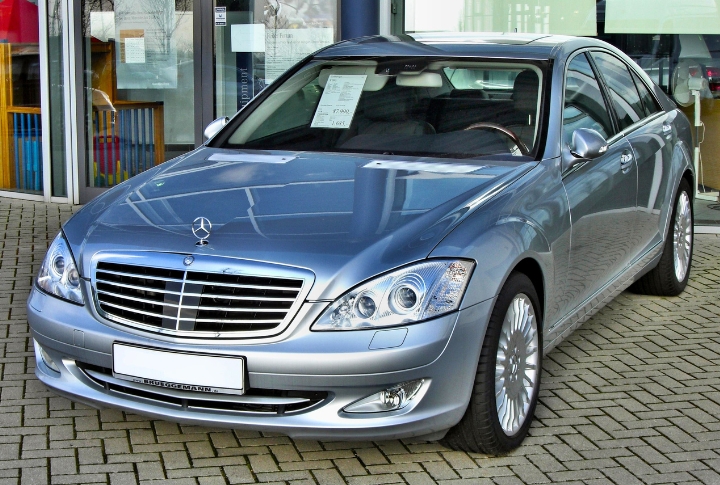 Mercedes-Benz S-Class (W221): 2006–2009