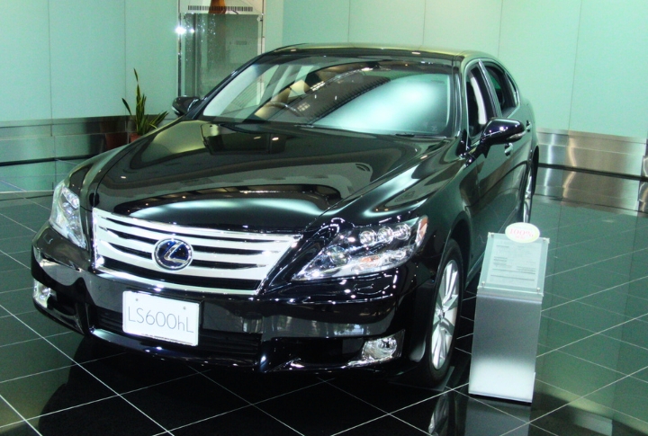 Lexus LS 600h L: 2008–2012