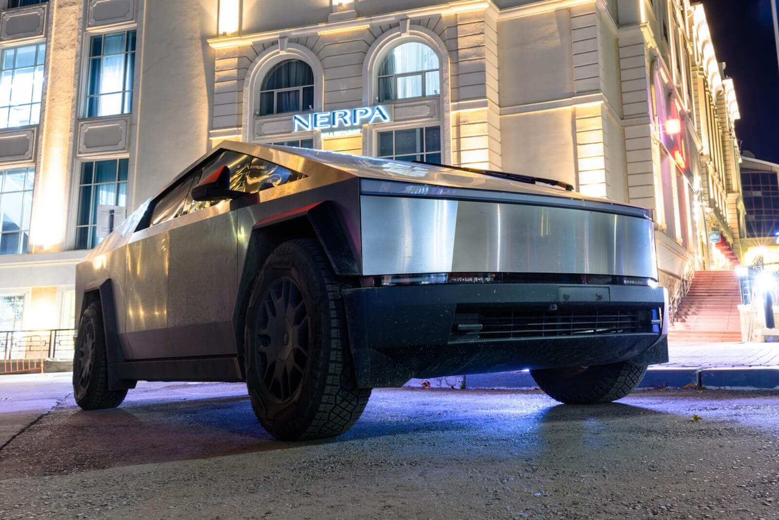 Tesla owner forgets ‘Car Wash Mode’ on his Cybertruck, kills it ...