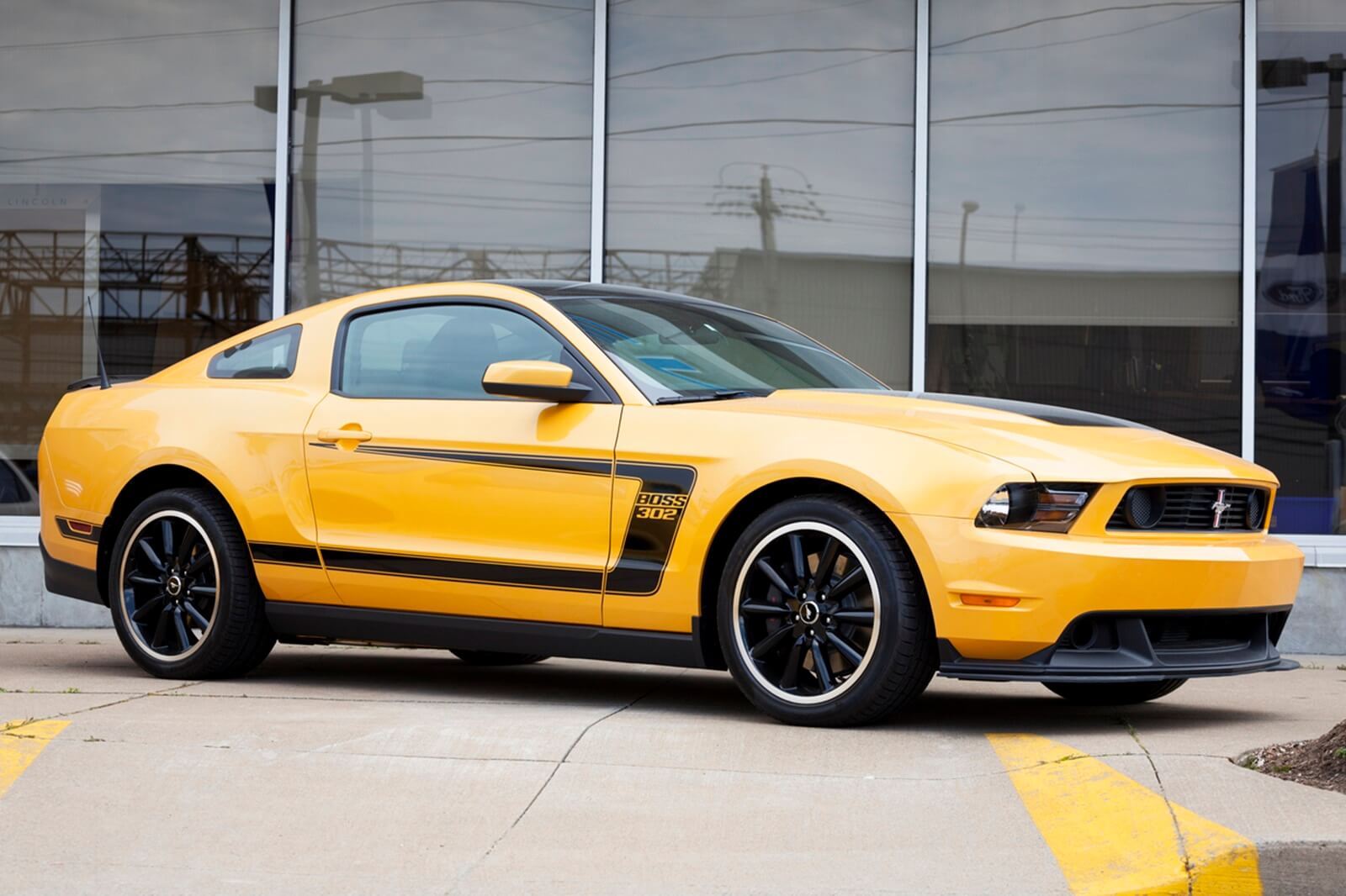 A pre-facelift S197 Ford Mustang Boss 302.