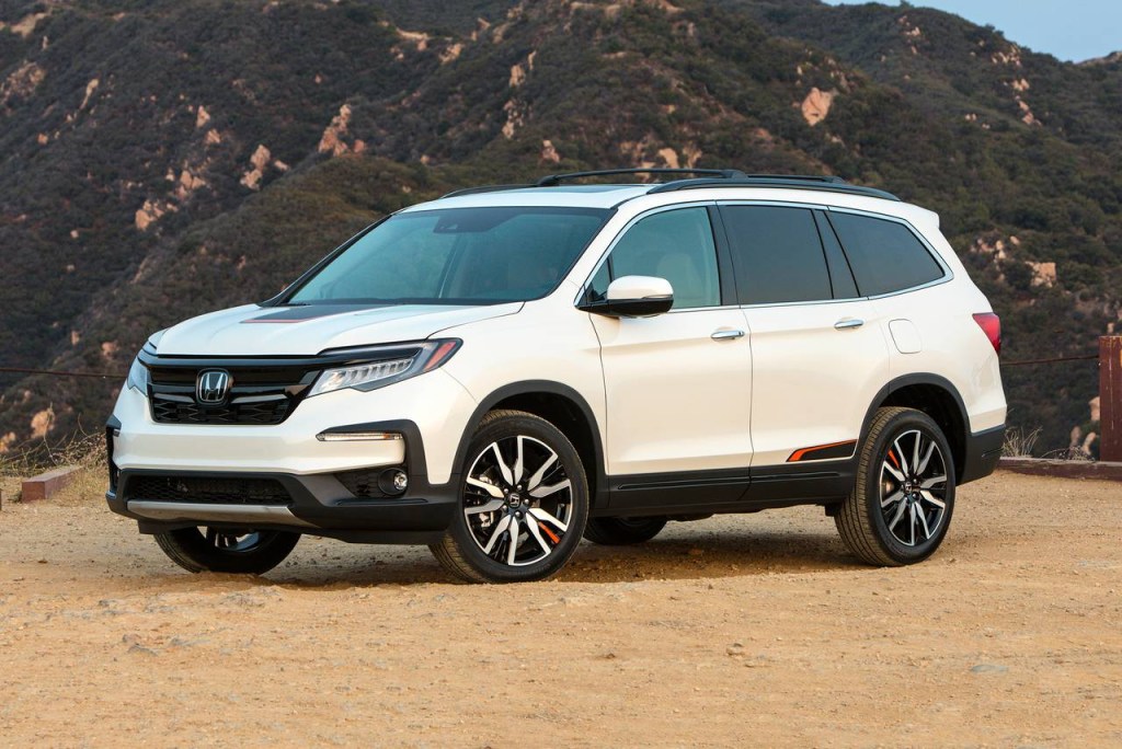 The 2022 Honda Pilot in the sand