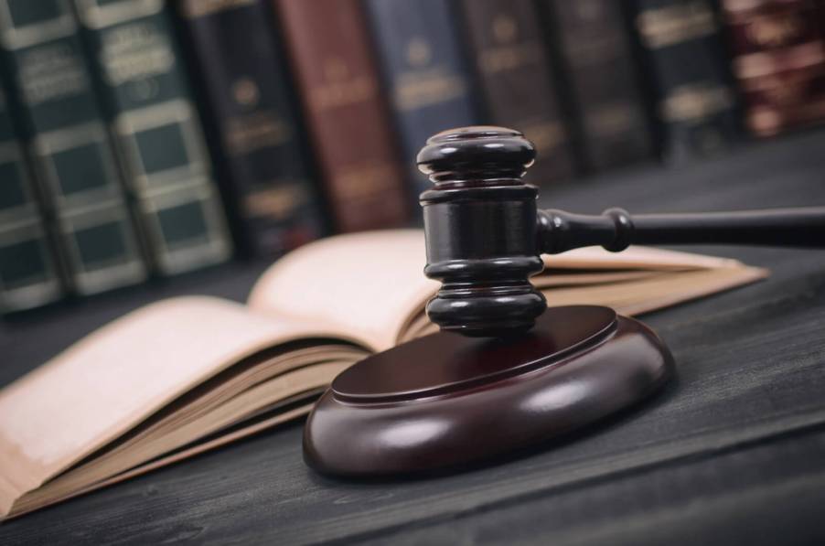 A South Carolina woman chose to fire her fourth attorney and represent herself following a deadly police chase.