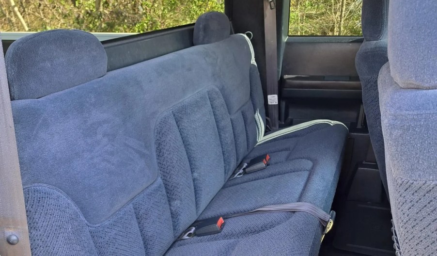 The backseat with lap belt on a 1998 Chevrolet K1500 Silverado Extended Cab Z71 4×4