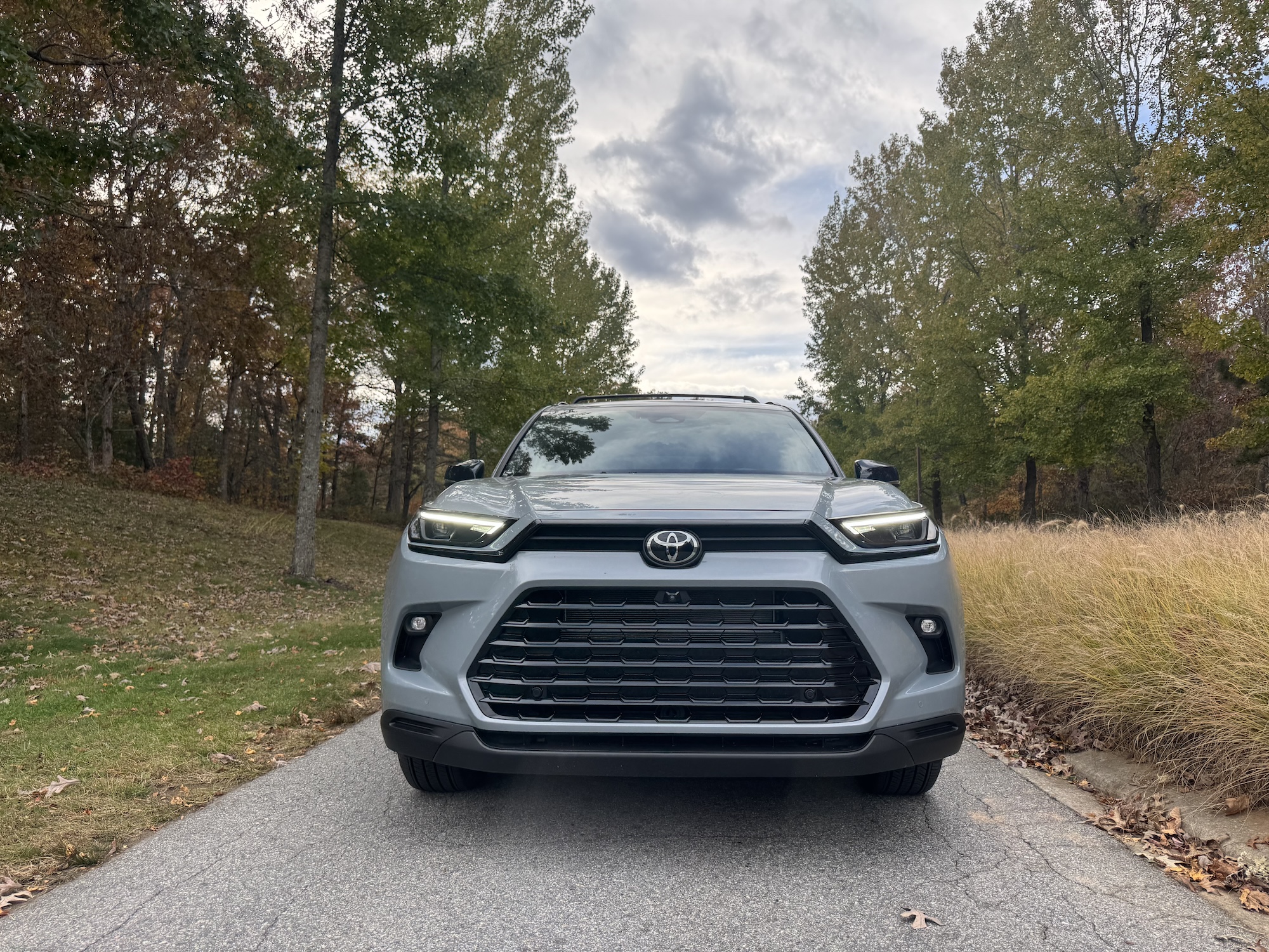 The face of the 2026 Toyota Grand Highlander Hybrid 