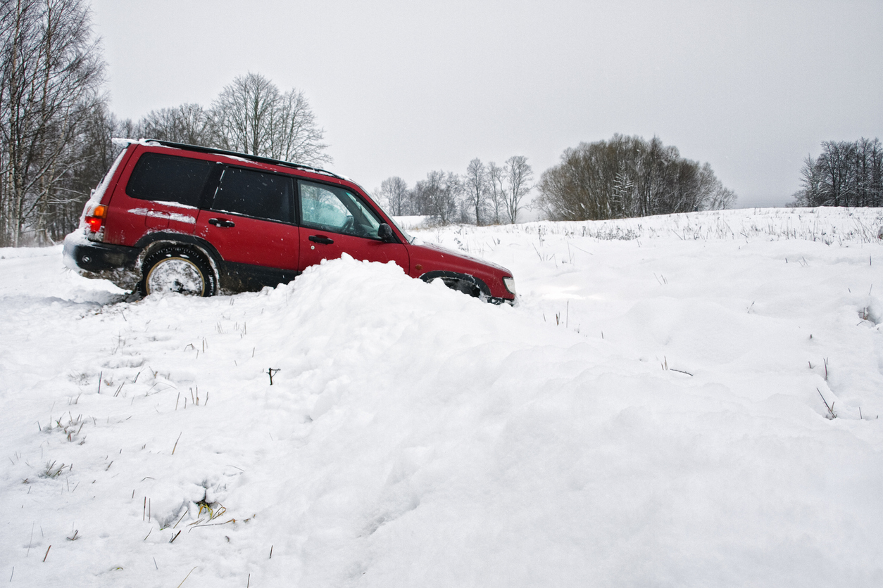 An SUV that lost control in snow 