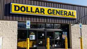 A Dollar General storefront