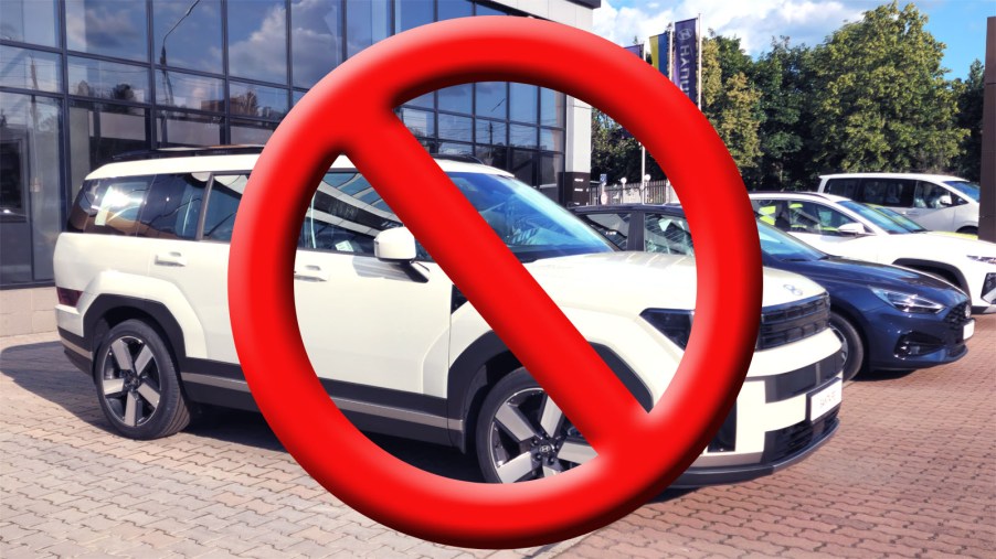 hyundai-cars-at-dealership