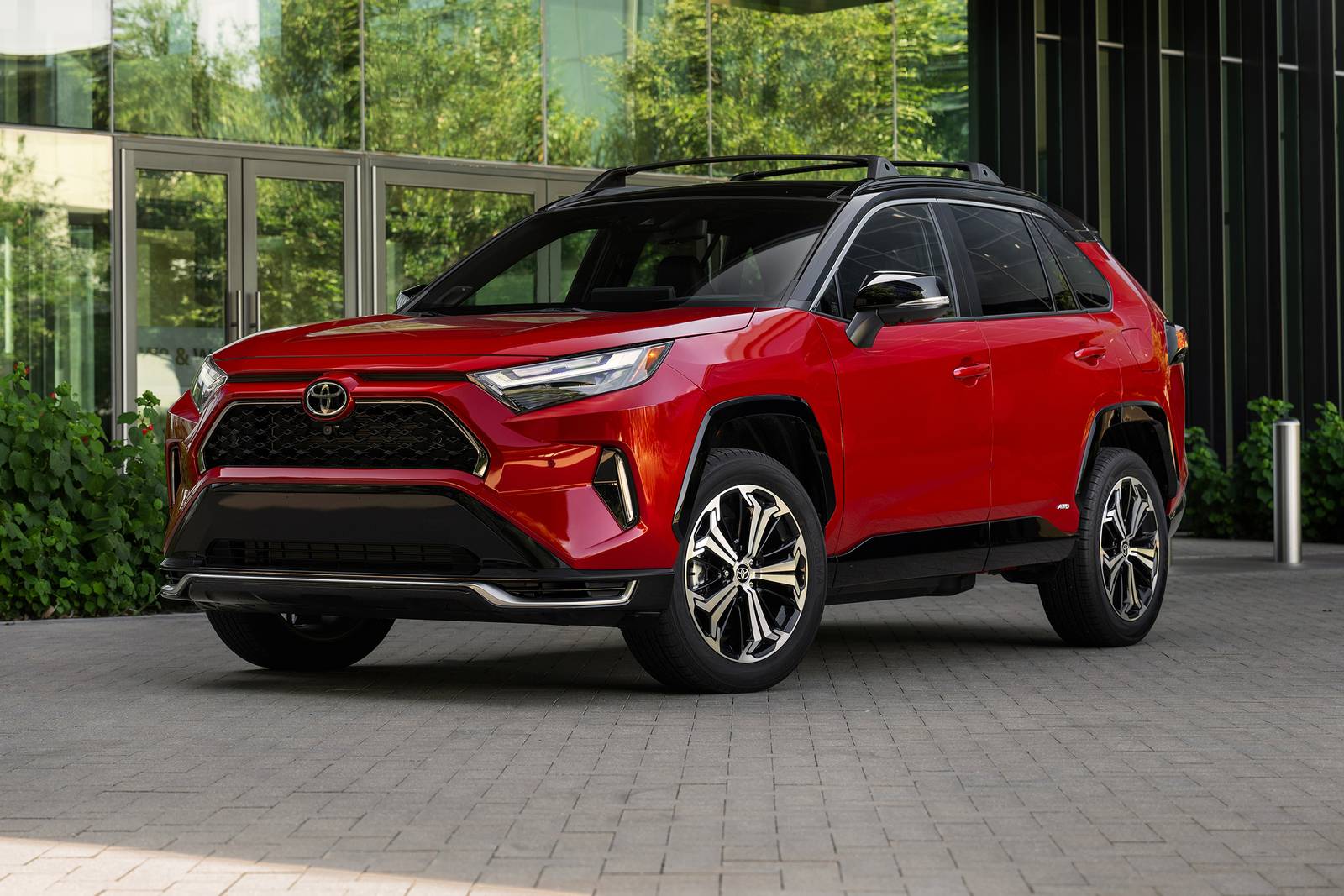 How Much Does Replacing the Toyota RAV4 Hybrid Battery Cost?