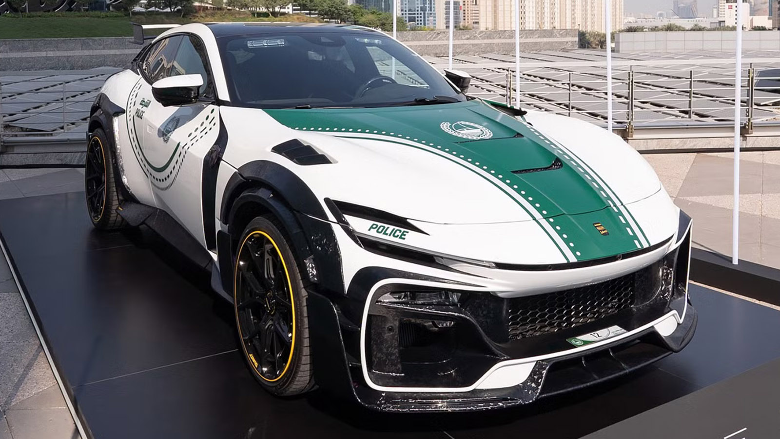 Mansory-Ferrari-Purosangue-SUV-Dubai-Police