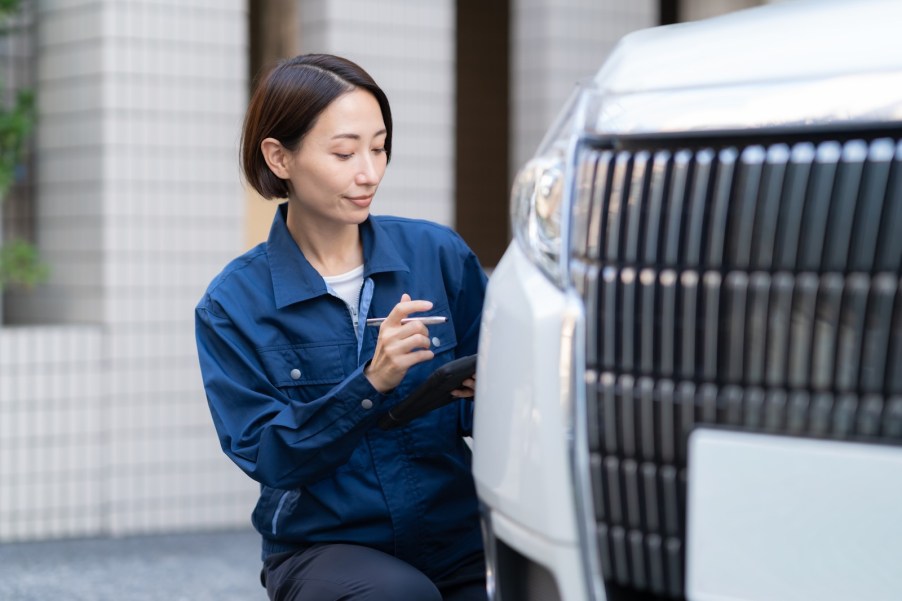 Buyer inspects car for VIN swapping
