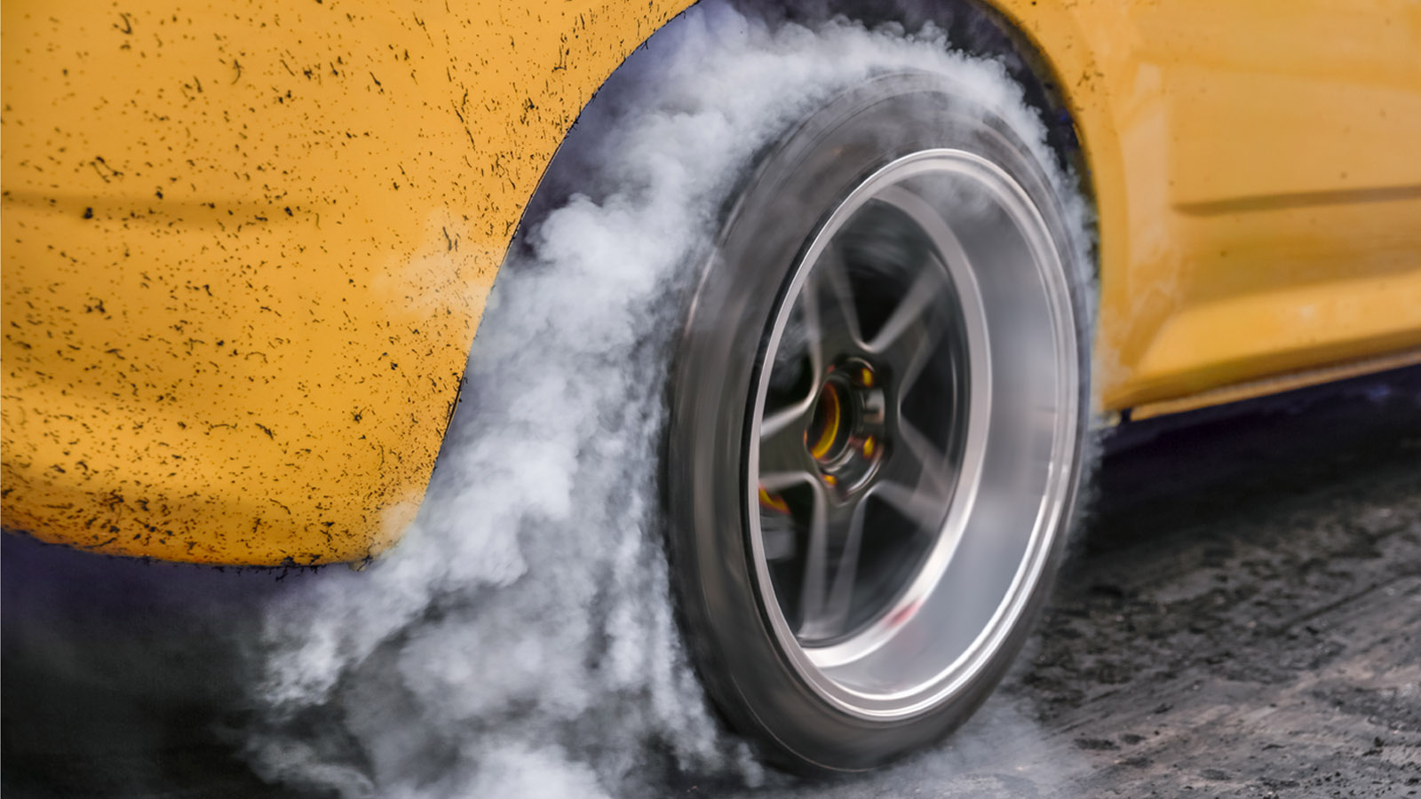Drag-racing-car-burns-rubber