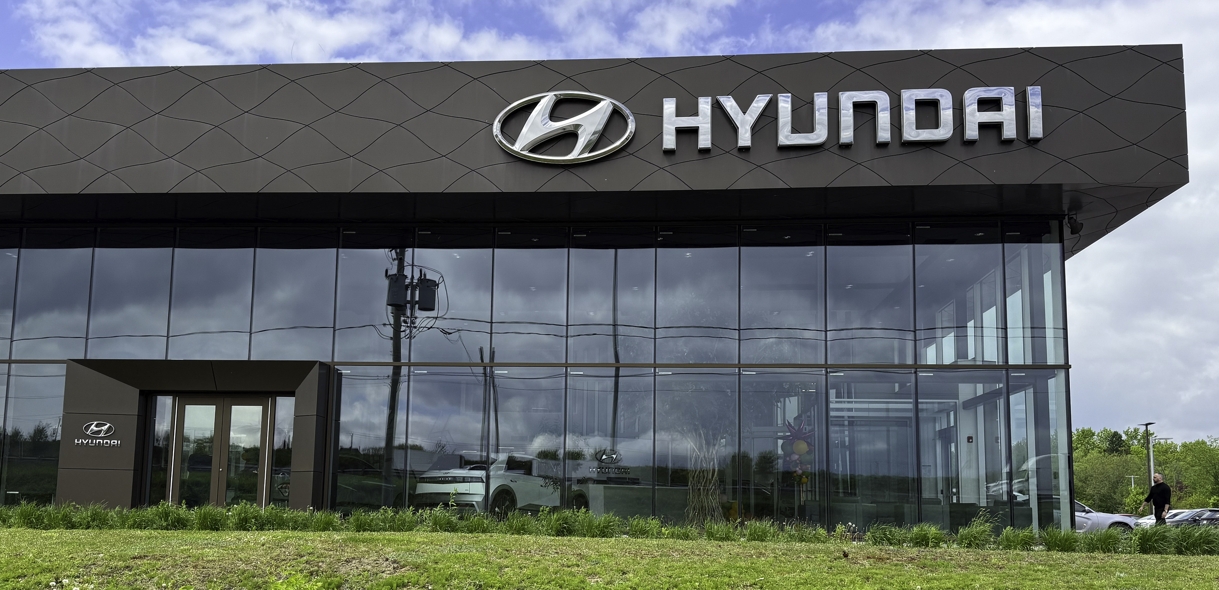 A Hyundai dealership building